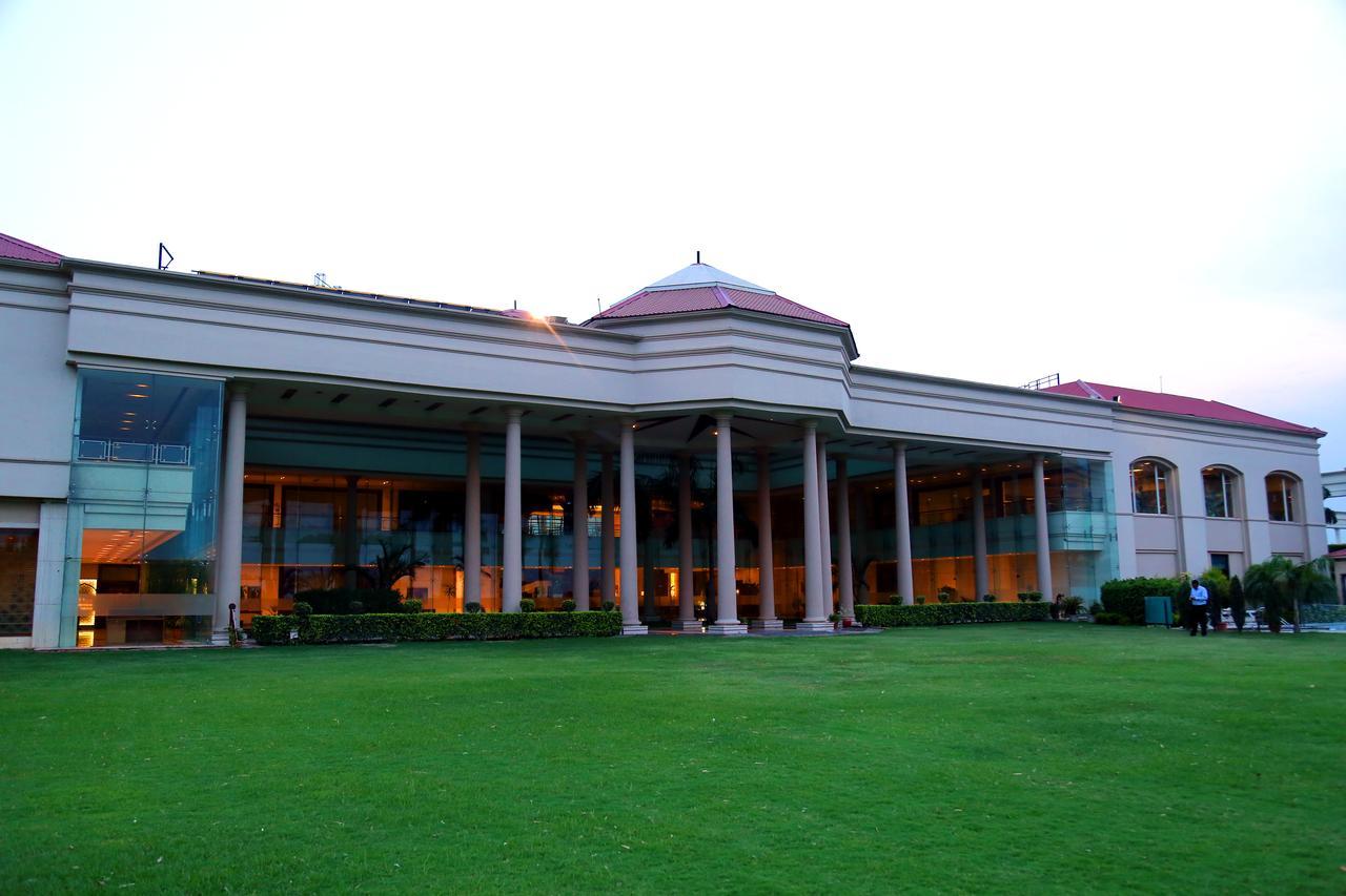 The Cabbana Resort & Spa Phagwāra Eksteriør billede